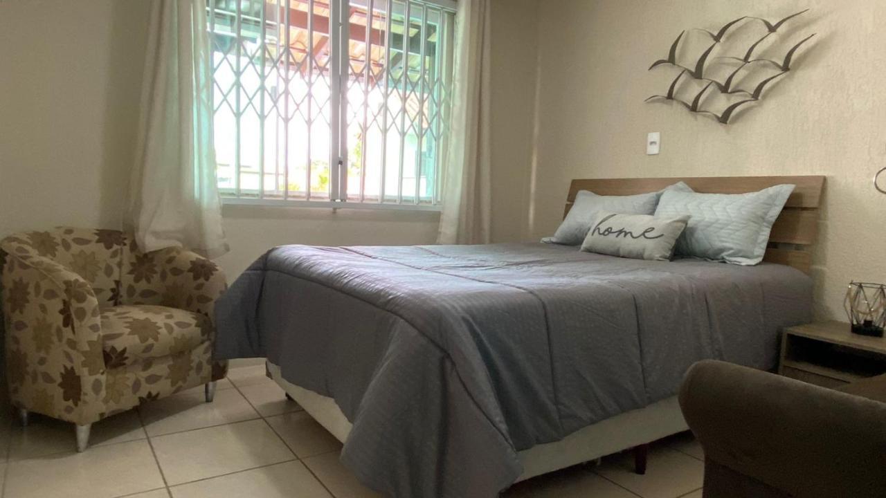 Casa De Praia Top! Beto Carrero, 500M Do Parque, Com Piscina E Sinuca, 1 Suite E 2 Quartos, 3Bwc, A 300M Da Praia, Churrasqueira E Estacionamento Privado 佩尼亚 外观 照片